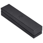 GF-AV-737-B_CLOSED-BOX